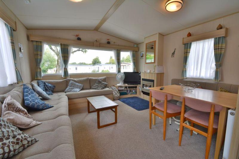 Lakeside Cotswold Holiday Home Cirencester Exterior foto